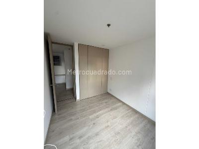 Apartamento de 3 alcobas en venta en Poblado En La Comuna 14 De Medellin, Medellín, 90 m² · foto 2 de 11