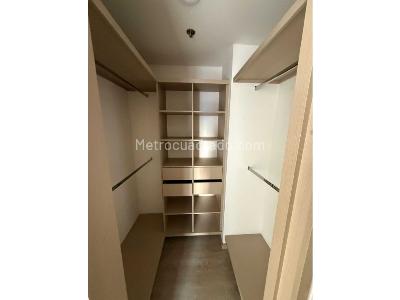Apartamento de 3 alcobas en venta en Poblado En La Comuna 14 De Medellin, Medellín, 90 m² · foto 3 de 11