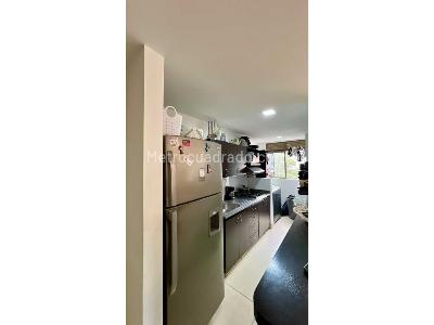 Apartamento de 3 alcobas en venta en Loma Del Indio Comuna 10 De Medellin, Medellín, 71 m² · foto 11 de 18