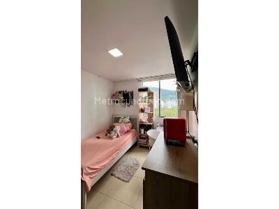 Apartamento de 3 alcobas en venta en Loma Del Indio Comuna 10 De Medellin, Medellín, 71 m² · foto 12 de 18