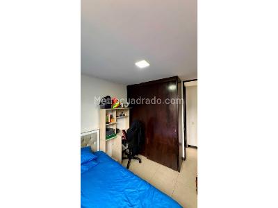 Apartamento de 3 alcobas en venta en Loma Del Indio Comuna 10 De Medellin, Medellín, 71 m² · foto 13 de 18