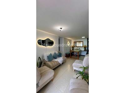 Apartamento de 3 alcobas en venta en Loma Del Indio Comuna 10 De Medellin, Medellín, 71 m² · foto 5 de 18