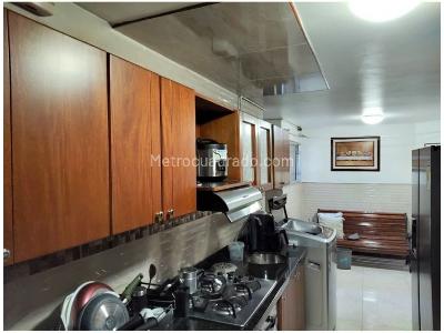 Apartamento de 4 alcobas en venta en La Castellana, Medellín, 122 m² · foto 4 de 11