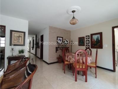 Casa de 4 alcobas en venta en Conquistadores, Medellín, 151 m² · foto 5 de 16