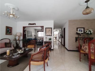 Casa de 4 alcobas en venta en Conquistadores, Medellín, 151 m² · foto 9 de 16