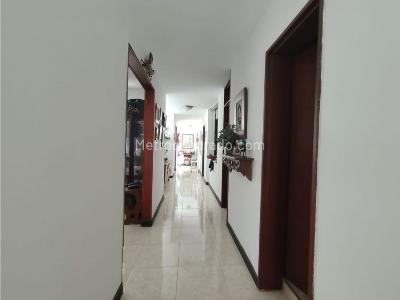 Casa de 4 alcobas en venta en Conquistadores, Medellín, 151 m² · foto 11 de 16