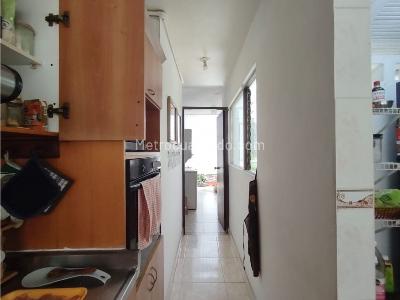 Casa de 4 alcobas en venta en Conquistadores, Medellín, 151 m² · foto 12 de 16