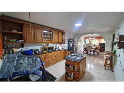 Casa de 4 alcobas en venta en Laureles Nogal, Medellín, 319 m² · foto 2 de 20