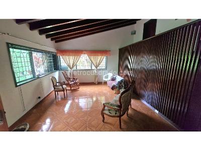 Casa de 4 alcobas en venta en Laureles Nogal, Medellín, 319 m² · foto 4 de 20