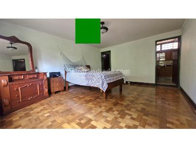 Casa de 4 alcobas en venta en Laureles Nogal, Medellín, 319 m² · foto 9 de 20