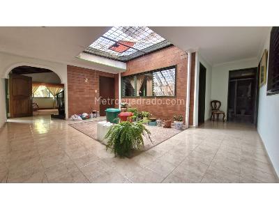 Casa de 4 alcobas en venta en Laureles Nogal, Medellín, 319 m² · foto 19 de 20