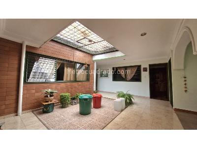 Casa de 4 alcobas en venta en Laureles Nogal, Medellín, 319 m² · foto 20 de 20