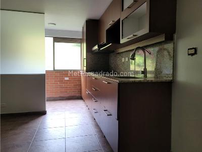Apartamento en venta en Almeria, Medellín · foto 2 de 20