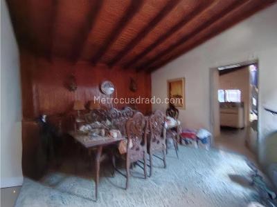 Casa de 5 alcobas en venta en Conquistadores, Medellín, 276 m² · foto 5 de 13
