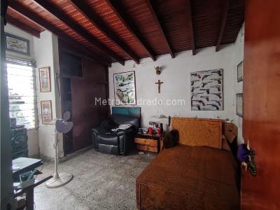 Casa de 5 alcobas en venta en Conquistadores, Medellín, 276 m² · foto 9 de 13
