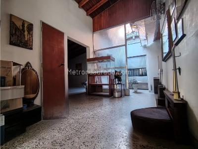 Casa de 5 alcobas en venta en Conquistadores, Medellín, 276 m² · foto 11 de 13