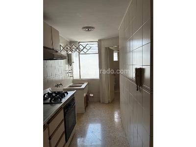 Apartamento en venta en Laureles, Medellín · foto 3 de 8