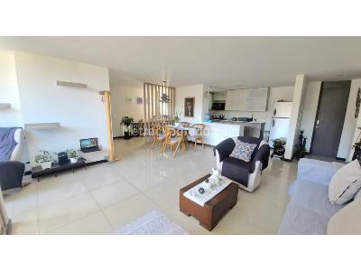 Apartamento de 3 alcobas en venta en Loma De San Julian, Medellín, 105 m² · foto 2 de 20