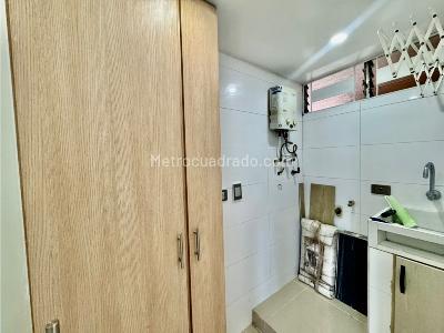 Apartamento de 2 alcobas en venta en Calasania, Medellín, 55 m² · foto 9 de 14