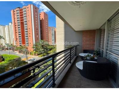Apartamento de 3 alcobas en venta en Loma De Los Bernal, Medellín, 72 m² · foto 2 de 20