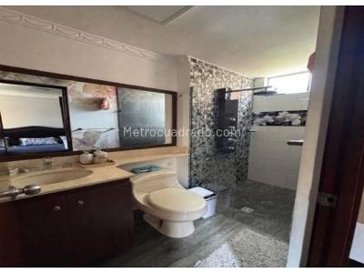 Apartamento de 3 alcobas en venta en Loma De Los Bernal, Medellín, 72 m² · foto 12 de 20