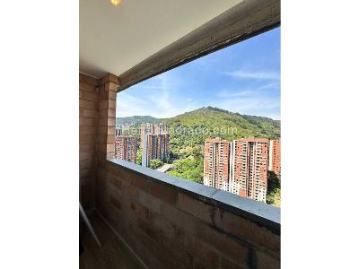 Apartamento en venta en Loma De Los Bernal, Medellín · foto 8 de 19