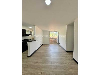 Apartamento en venta en Loma De Los Bernal, Medellín · foto 16 de 19