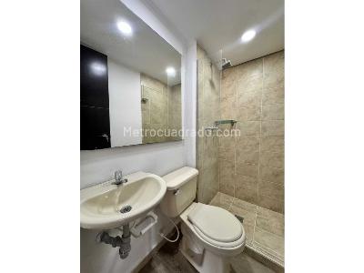 Apartamento en venta en Loma De Los Bernal, Medellín · foto 17 de 19