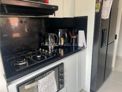 Apartamento en venta en La Castellana, Medellín · foto 3 de 16