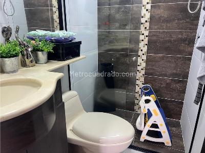 Apartamento en venta en La Castellana, Medellín · foto 4 de 16