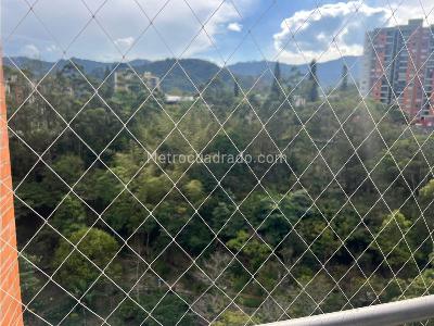 Apartamento en venta en La Castellana, Medellín · foto 8 de 16
