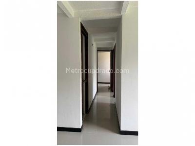 Apartamento de 3 alcobas en venta en Belen Rodeo Alto, Medellín, 58 m² · foto 2 de 8