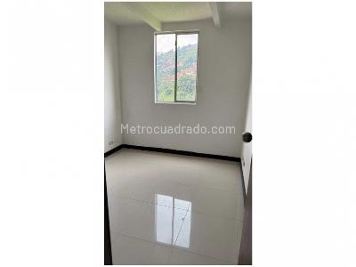 Apartamento de 3 alcobas en venta en Belen Rodeo Alto, Medellín, 58 m² · foto 3 de 8