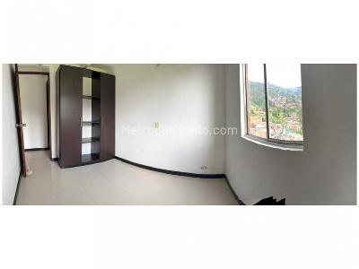 Apartamento de 3 alcobas en venta en Belen Rodeo Alto, Medellín, 58 m² · foto 4 de 8