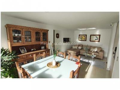 Apartamento de 3 alcobas en venta en Loma De Los Bernal, Medellín, 87 m² · foto 3 de 15