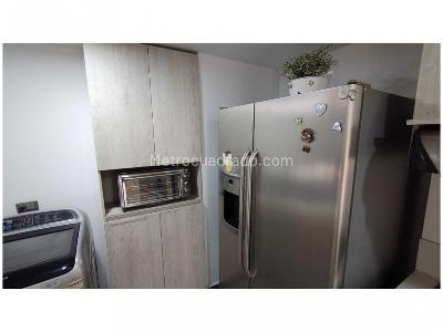 Apartamento de 3 alcobas en venta en Loma De Los Bernal, Medellín, 87 m² · foto 7 de 15