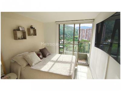 Apartamento de 3 alcobas en venta en Loma De Los Bernal, Medellín, 87 m² · foto 10 de 15