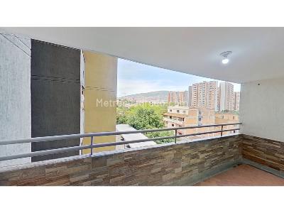 Apartamento de 3 alcobas en venta en Los Colores, Medellín, 68 m² · foto 4 de 20