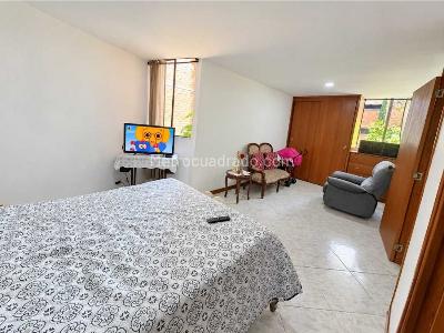 Apartamento en venta en Prados De Sabaneta, Sabaneta · foto 7 de 11