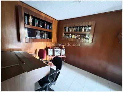 Apartamento de 3 alcobas en venta en El Poblado, Medellín, 196 m² · foto 7 de 20