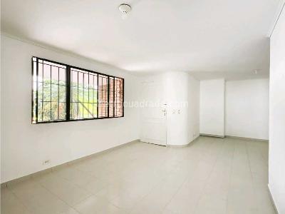 Apartamento de 2 alcobas en venta en Conquistadores, Medellín, 92 m² · foto 2 de 18