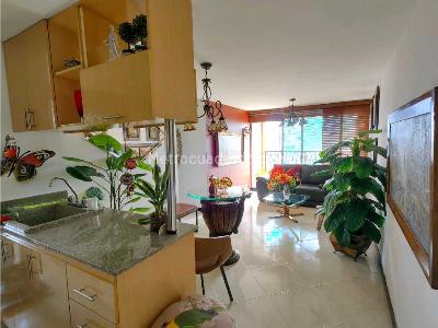 Apartamento de 2 alcobas en venta en La Castellana, Medellín, 70 m² · foto 2 de 20