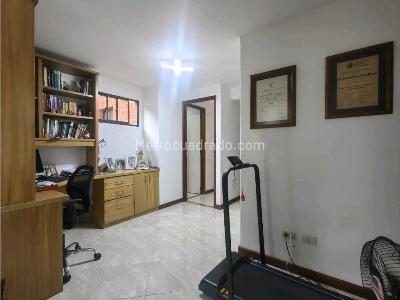 Apartamento de 3 alcobas en venta en Conquistadores, Medellín, 96 m² · foto 13 de 20