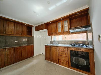 Apartamento de 3 alcobas en venta en Conquistadores, Medellín, 174 m² · foto 9 de 20
