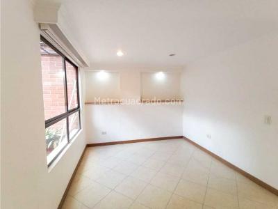 Apartamento de 3 alcobas en venta en Conquistadores, Medellín, 174 m² · foto 15 de 20
