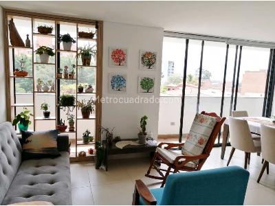 Apartamento de 3 alcobas en venta en Conquistadores, Medellín, 104 m² · foto 2 de 13
