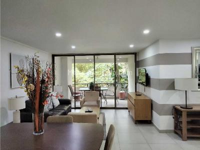 Apartamento de 2 alcobas en venta en Poblado En La Comuna 14 De Medellin, Medellín, 103 m² · foto 2 de 20