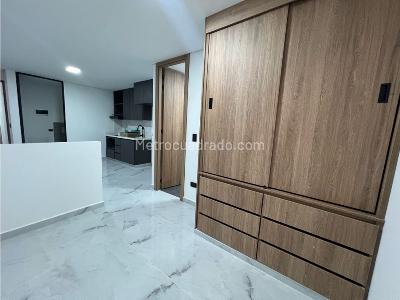 Apartaestudio en venta en La Almeria, Medellín, 32 m² · foto 2 de 7