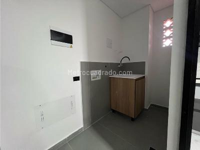 Apartaestudio en venta en La Almeria, Medellín, 32 m² · foto 3 de 7
