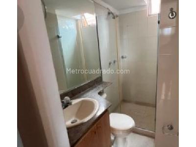 Apartamento en venta en La Almeria, Medellín · foto 2 de 5